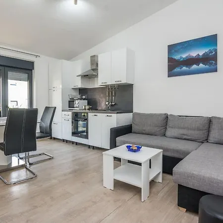 Bilic 2 By Interhome *