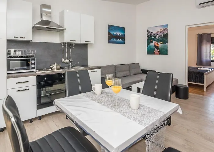 Bilic 2 By Interhome Apartamento